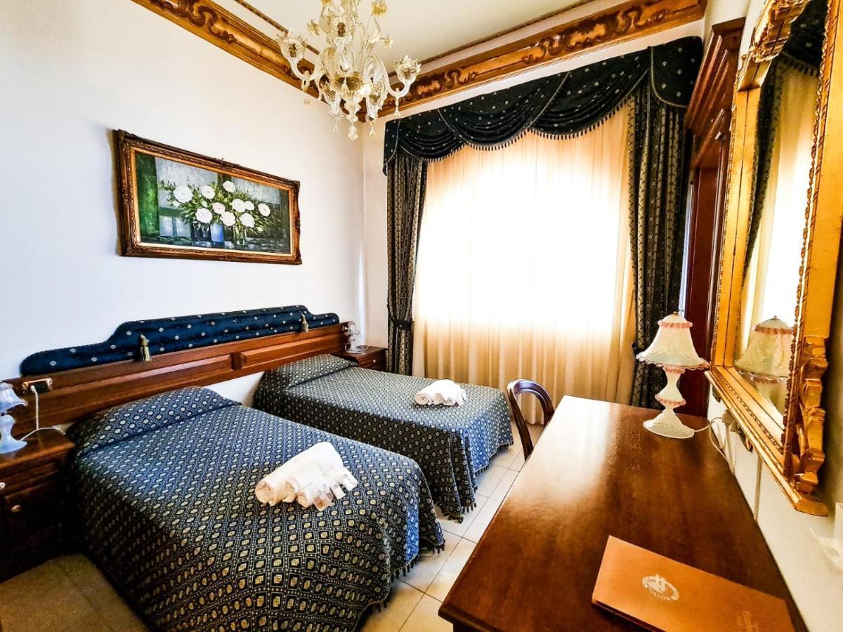 Euro Hotel Iglesias Εξωτερικό φωτογραφία