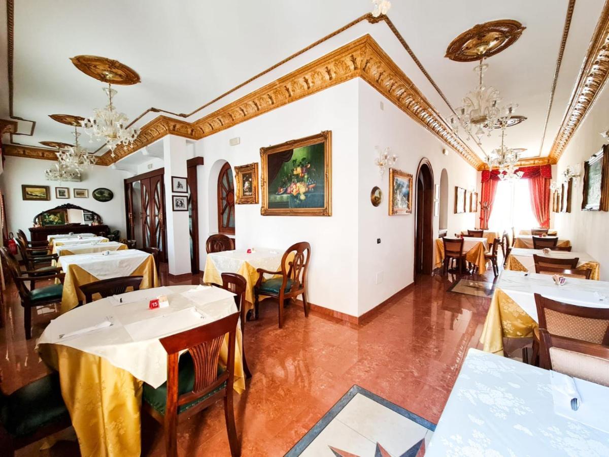 Euro Hotel Iglesias Εξωτερικό φωτογραφία